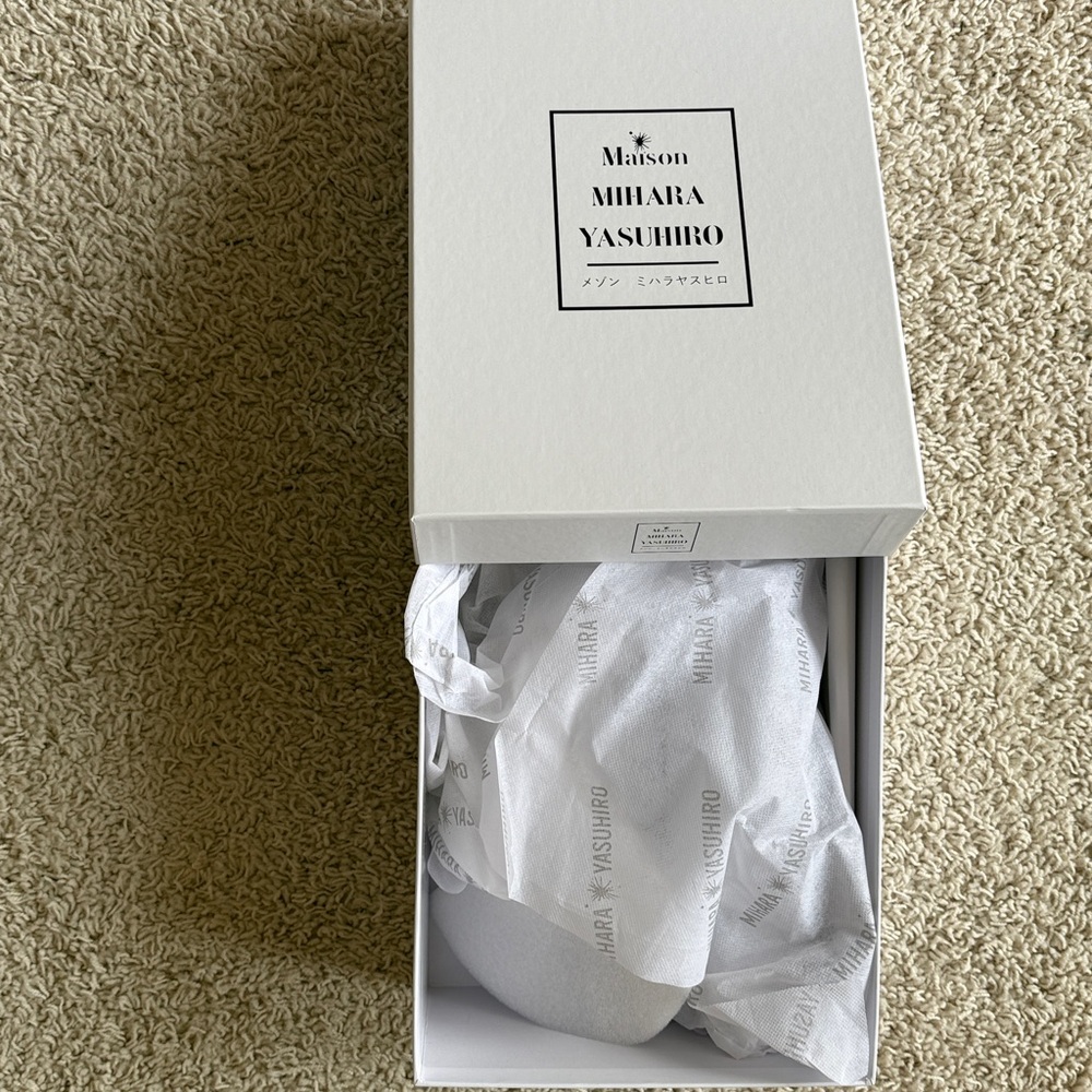 White Box - Picture 5 of 6